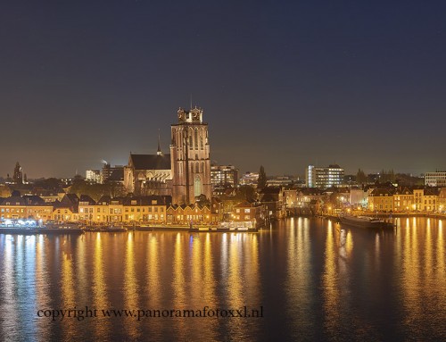 Nacht panorama van Dordrecht