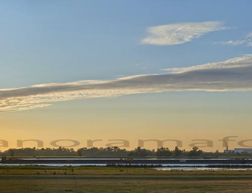 Duwboot Daan met 6 bakken opvarig Werkendam tijdens zonsondergang