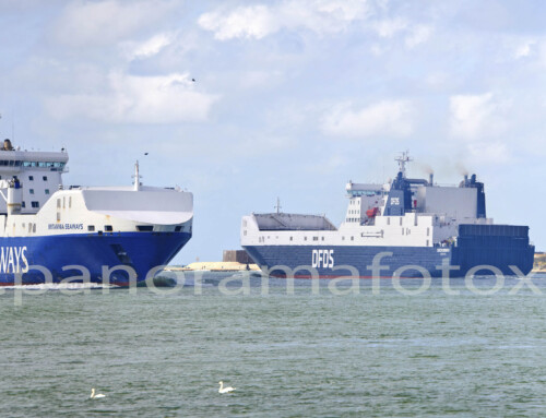 Britannia Seaways en Sueda Seaways  van rederij DFDS  Seaways ontmoeten elkaar in Hoek van Holland