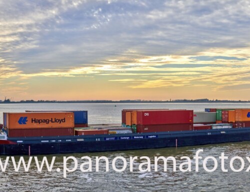 panorama foto van het kvb Laboma I en II gefotografeerd in Antwerpen bij de Noordzee terminal kan vergroot worden naar 15 meter breed!