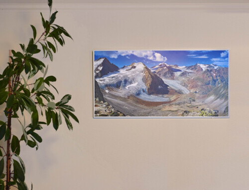 Panorama infrarood paneel met foto op formaat 60 x 120 op 1200 Watt . Foto is genomen vanaf het Pitztaler Joch boven Sölden en “beneden” ligt de Braunschweigerhütte