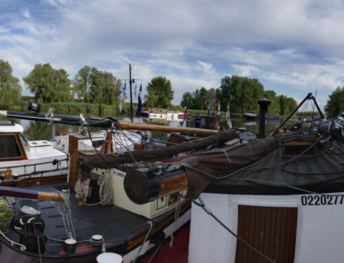 Historische vaartuigen vieren 50 jarig bestaan van LVBHV en overnachten in het Jeppegat in de Biesbosch
