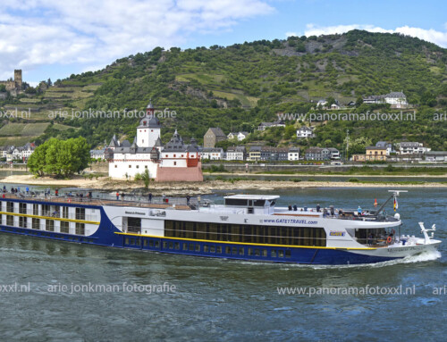 Monarch Princess makes a trip on the river Rhine