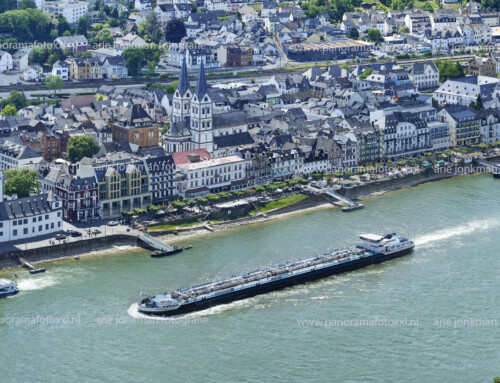 panoramafoto Boppard met mts Theodela L in de opvaart