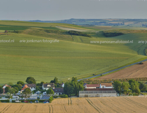 Panoramafotoxxl vanaf Cap Blanc Nez langs de Cote d’ Opal. Iedere foto verder uitgezoomd tot het hele overzicht wat naar 50 mtr vergroot kan worden en op 15 cm afstand scherp
