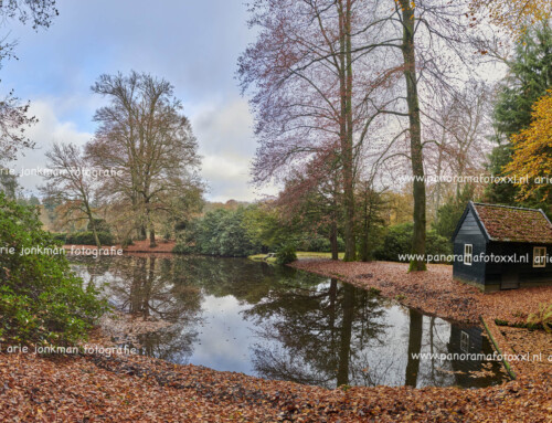 Paleistuin Kroondomein het Loo in de herfsttinten panoramafotoxxl