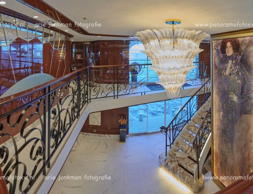 Reportage aan boord van het zeer luxe passagiersschip S.S. Emilie in opdracht voor Gerlien van Tiem te Druten