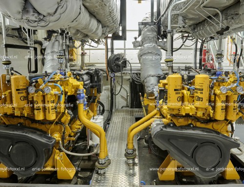 Reportage aan boord van het zeer luxe passagiersschip S.S. Emilie in opdracht voor Gerlien van Tiem te Druten deel 4 Machinekamer en aan dek