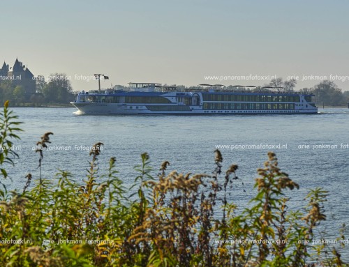 Leonora opvarend aan Loevestein