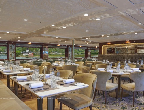 Reportage aan boord van het zeer luxe passagiersschip S.S. Emilie in opdracht voor Gerlien van Tiem te Druten deel 3 restaurant en stuurhut